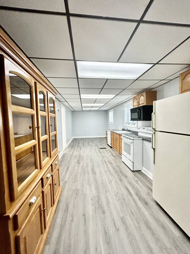 353 Cabot St, Unit 353 in Beverly, MA - Building Photo - Building Photo