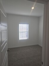 2632 W Cambridge St in Hanford, CA - Building Photo - Building Photo