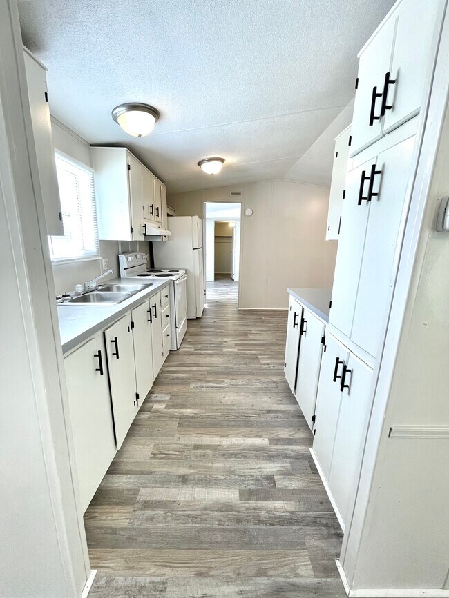 98 Spring Grove Rd Rentals in Jesup, GA