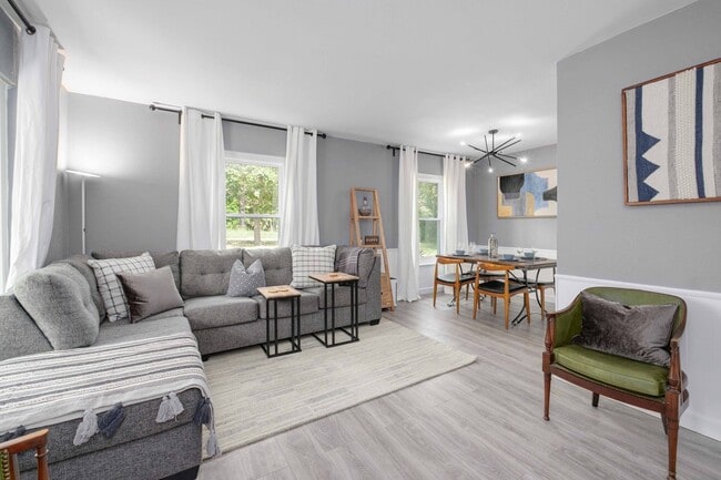 1911 Miles Ave in Austin, TX - Building Photo - Building Photo