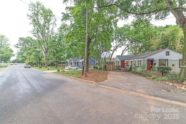 2730 Holt St in Charlotte, NC - Building Photo - Building Photo