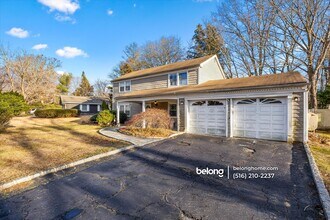 68 Sycamore Cir in Stony Brook, NY - Building Photo - Building Photo