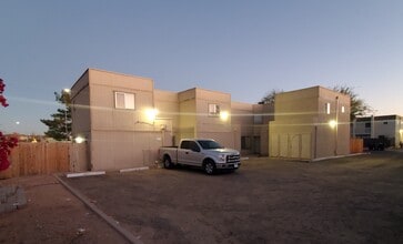 1766 E Pepper Cir, Unit 2 in Mesa, AZ - Building Photo - Building Photo