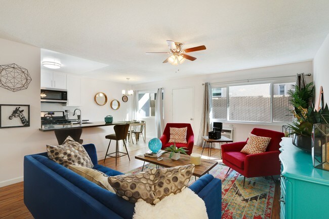 1951 Cedar Ave in Long Beach, CA - Building Photo - Building Photo