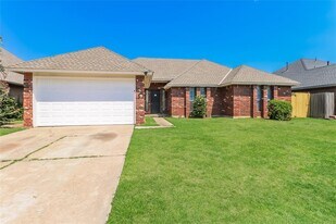 8313 NW 105th St in Oklahoma City, OK - Building Photo