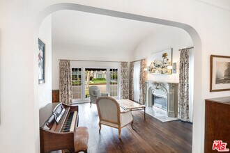 106 N Citrus Ave in Los Angeles, CA - Building Photo - Building Photo