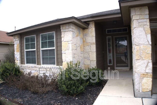 111 Hoya Ln in San Marcos, TX - Building Photo - Building Photo