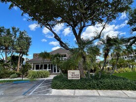 7850 Camino Real in Miami, FL - Building Photo