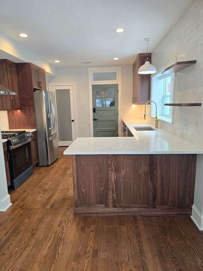 240 Lathrop Ave, Unit 1