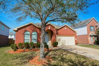 6527 Capridge Dr in Houston, TX - Building Photo - Building Photo