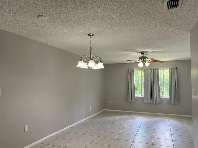 1135 Southdale Rd, Unit 104 in Ft. Myers, FL - Building Photo - Building Photo