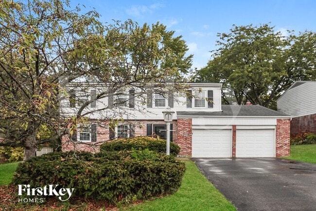 property at 1940 Edgewater Dr