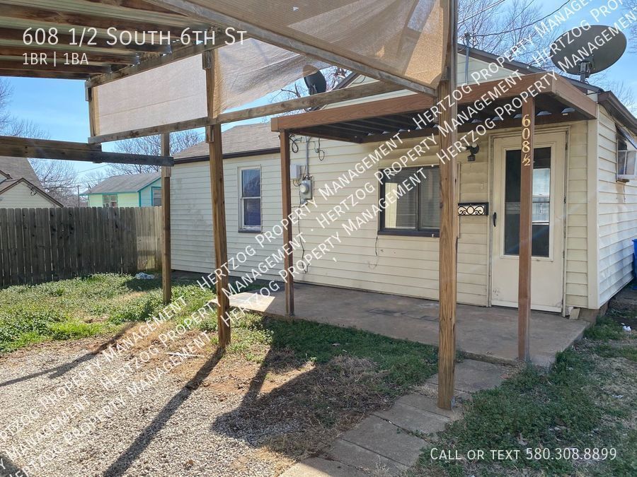 608 1/2 S 6th St in Ponca City, OK - Building Photo