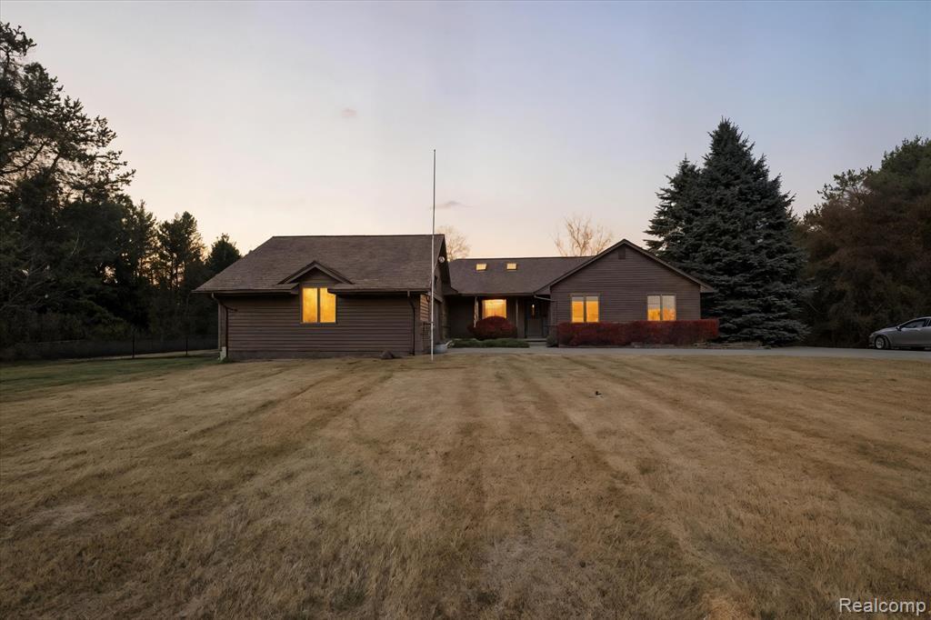 7700 Trumble Rd in Columbus, MI - Building Photo