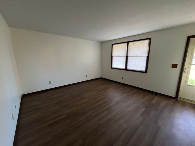 225 Teakwood Dr in Bethalto, IL - Building Photo - Building Photo