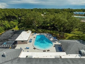 2127 Scotland Dr in Clearwater, FL - Building Photo - Building Photo