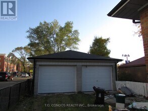 21 Black Creek Blvd in Toronto, ON - Building Photo - Building Photo