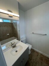 66 E McFarlane Dr in Ventura, CA - Building Photo - Building Photo