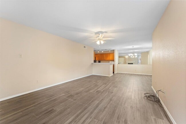 10871 Braes Bend Dr in Houston, TX - Building Photo - Building Photo