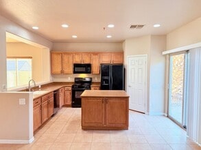 33 Gentilly Lace Ave in Henderson, NV - Building Photo - Building Photo