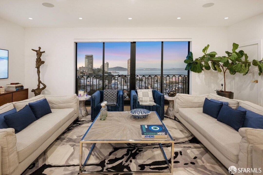 1170 Sacramento St in San Francisco, CA - Building Photo