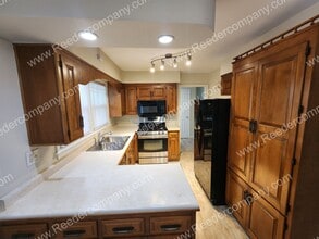 5800 Taney Pl in Merrillville, IN - Building Photo - Building Photo