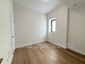 6 Caithness St E in Hamilton, ON - Building Photo - Building Photo