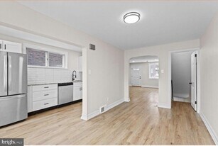 622 Magnolia Ave in Glenolden, PA - Building Photo