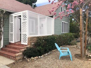 935 N Vista St in Los Angeles, CA - Building Photo - Building Photo