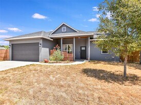 114 Keomuku in Bastrop, TX - Building Photo