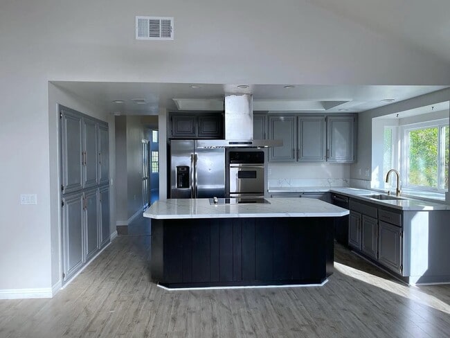13704 Quinton Rd in San Diego, CA - Building Photo - Building Photo