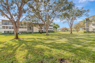 566 Mansfield M in Boca Raton, FL - Foto de edificio - Building Photo