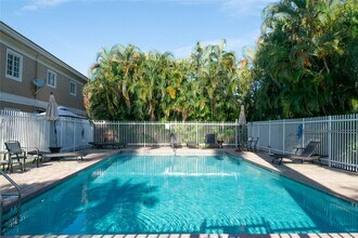 911 Hillcrest Ct in Hollywood, FL - Building Photo - Building Photo