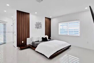 9958 SW 216th St in Miami, FL - Building Photo - Building Photo