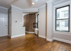 East 13th Street, Unit 18 in New York, NY - Building Photo