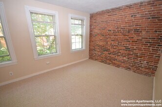 82 Phillips St, Unit 2 in Boston, MA - Foto de edificio - Building Photo