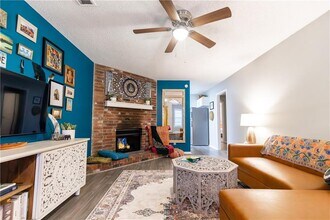 1960 Wilkins Pl in Fayetteville, AR - Building Photo - Building Photo