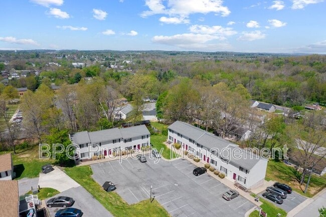 605 Hamlet Ave in Waynesboro, VA - Building Photo - Building Photo