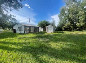 5125 US-17 in Bowling Green, FL - Building Photo