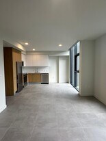 259 NW 33rd St, Unit S5 in Miami, FL - Building Photo
