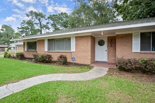 205 Taft Ave in Cleveland, TX - Building Photo