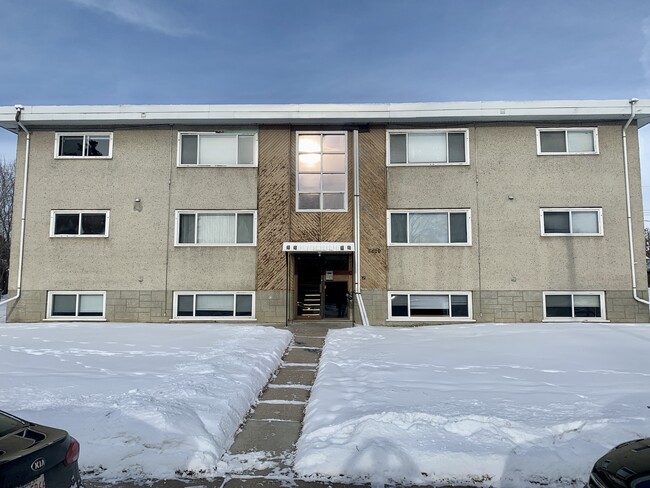 5614 55th St in Red Deer, AB - Building Photo - Building Photo