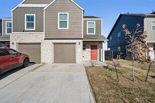 7212 Sparkling Light Dr in Austin, TX - Building Photo