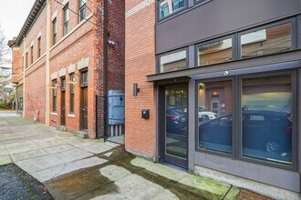 18-20 N Monroe St in Portland, OR - Building Photo - Building Photo