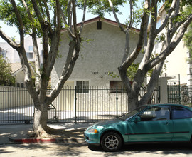 1237-1239 N Cherokee Ave in Los Angeles, CA - Building Photo - Building Photo