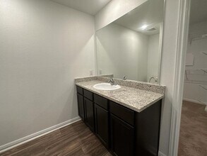 18300 Speculator Ln in Elgin, TX - Building Photo - Building Photo