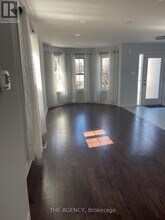 9031 Yonge St in Richmond Hill, ON - Building Photo - Building Photo