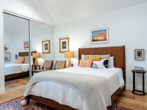 5323 W Goldenwood Dr in Inglewood, CA - Foto de edificio - Building Photo