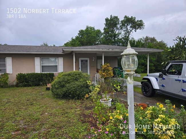 1502 Norbert Terrace in Deltona, FL - Foto de edificio - Building Photo