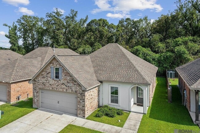 7977 Brown Hickory Ave in Baton Rouge, LA - Building Photo - Building Photo